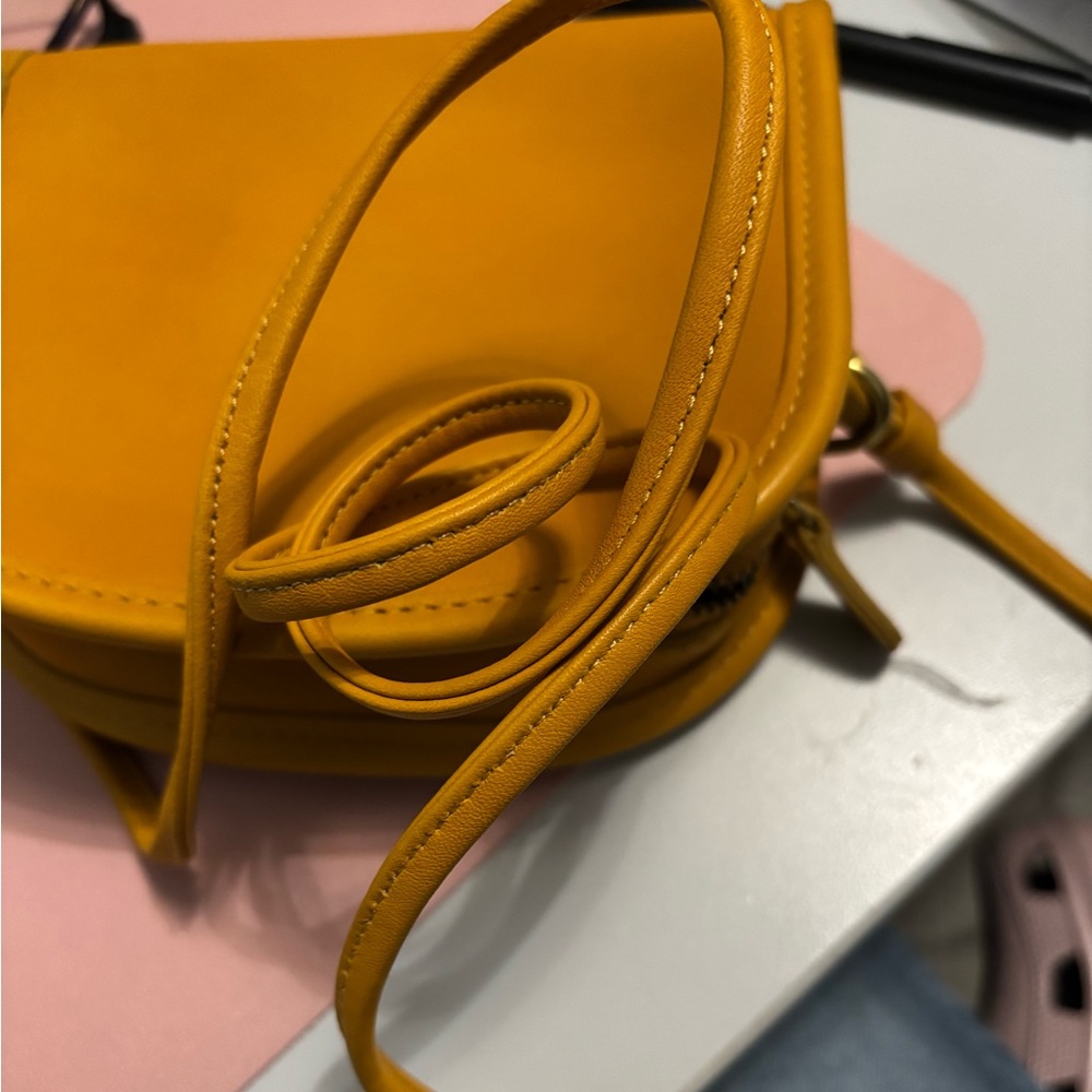 SOLD

Vintage Coach Crossbody Bag - Picture 9 of 10
